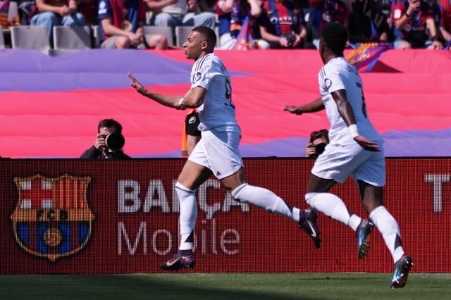 姆巴佩3球难抵巴萨4杀，皇马唯以换帅抗衡拉马西亚